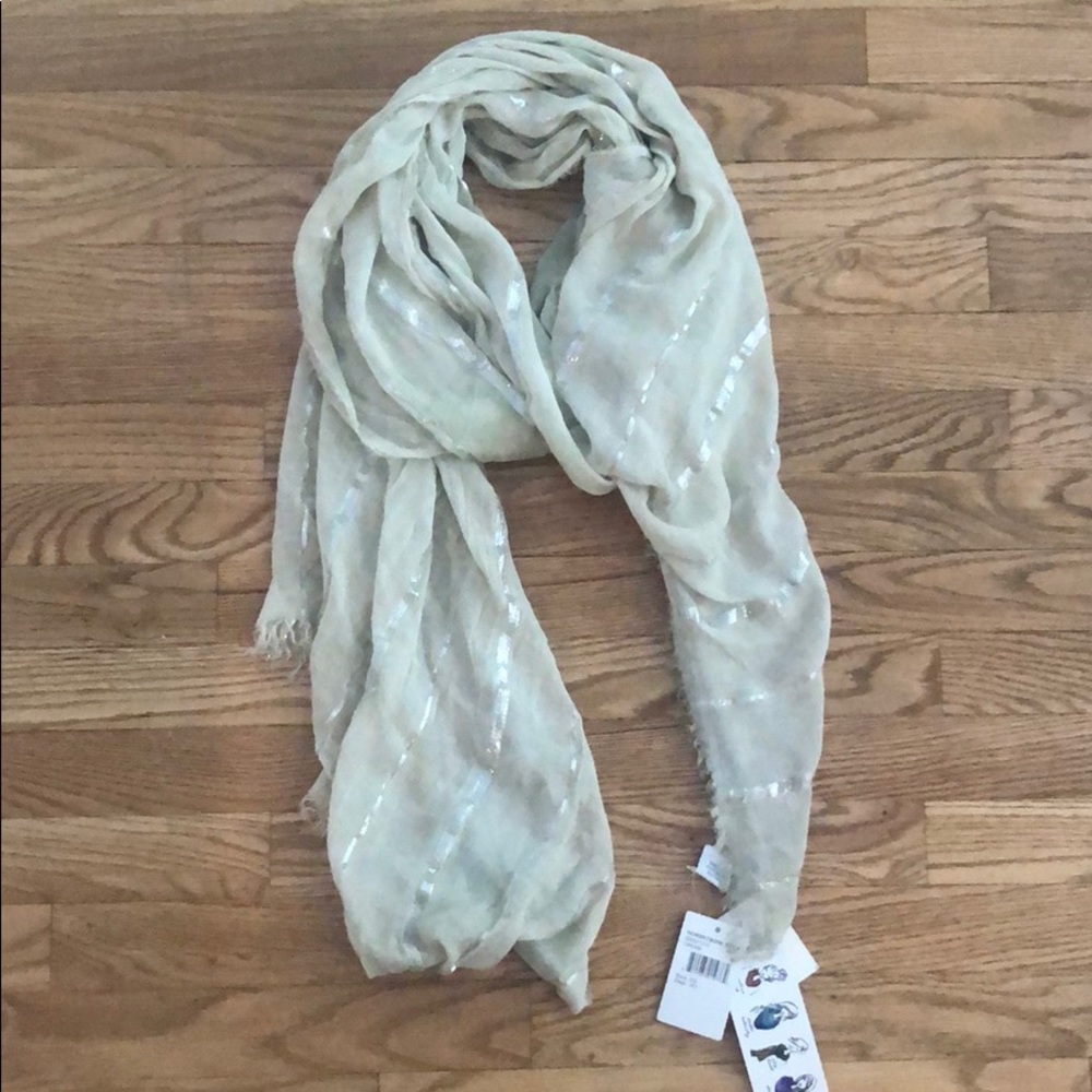 NWT scarf with metallic detail